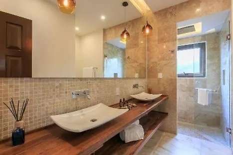Unique Villa In Playacar- Block From The Beach بلايا ديل كارمن بيت للعطل
